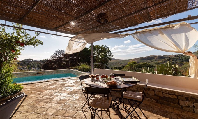 Ballata Villa | Villa Covo d'amuri with Pool, Garden & Wi-Fi