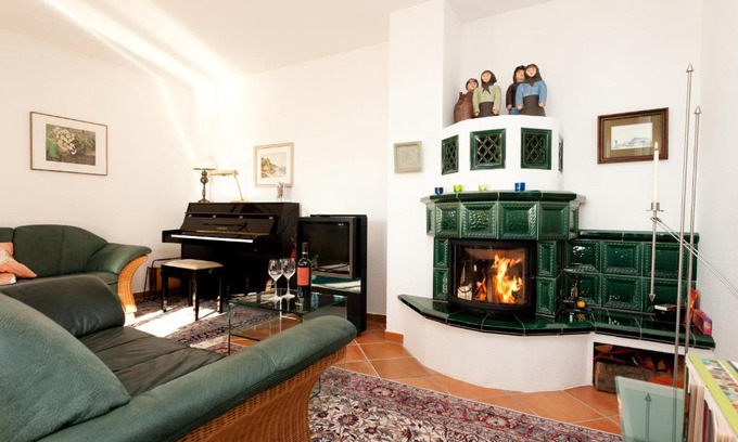 Kuhlungsborn Ost Appartement | Villa Düne mit großer Sonnenterrasse, Kamin, Wlan und Tiefgarage für 2-4 Personen