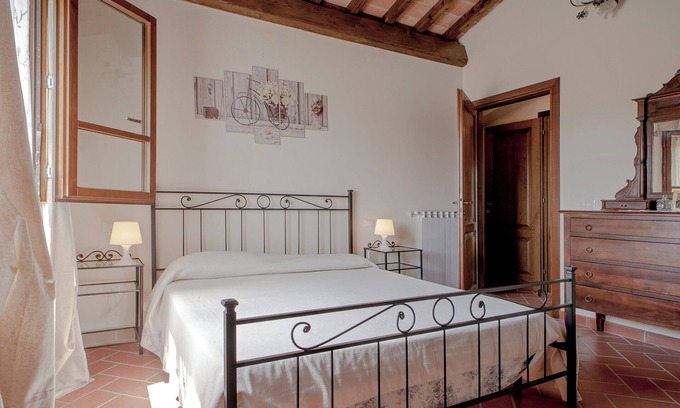 Montopoli in Val d'Arno Maison | Villa Due Pini, in the green Tuscan hills between Florence, Siena and Pisa.