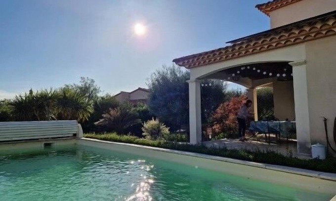 Paulhan Villa | Maison de charme avec piscine à 30 min en voiture de la mer et 15 min du lac