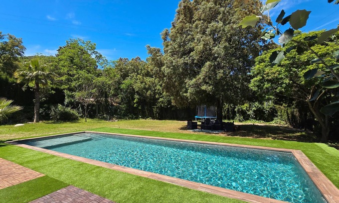 Santa Cristina de Aro Villa | Villa 'Del Sol' avec vue sur les montagnes, Wi-Fi et climatisation