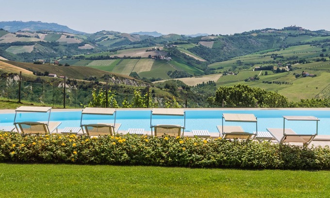 Montalto delle Marche Villa | Villa delle Rose avec piscine dans les collines de Piceno, à 20 minutes des plages de Cupra Marittima