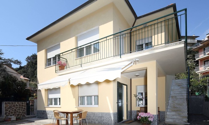 Deiva Marina Villa | Appartement Villa delle Ciliegie Orchidea à 2 minutes de la plage de Deiva