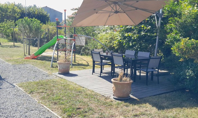 Angoulins Maison | Villa des Fleurs - Angoulins sur Mer a 2 pas de l'océan et 5 mn centre bourg.