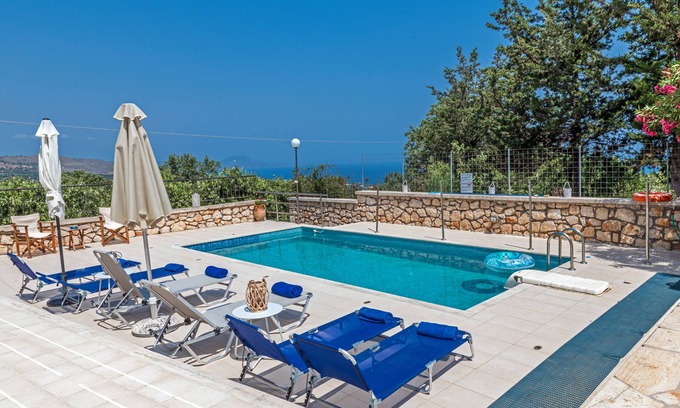Prines Villa | Villa Despina à Prines en Crète: A / C, Pr. piscine, WiFi, petit-déjeuner- en option