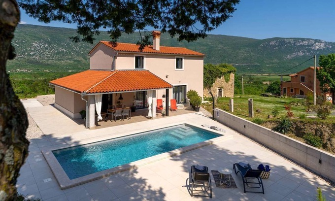 Kostrcani Maison | Villa Destiny (77229-K1) - Čepić, Oprtalj