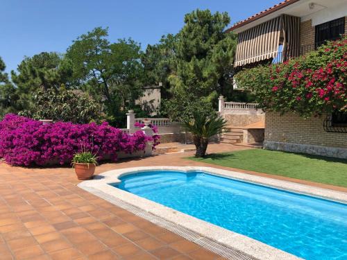 Lloret de Mar Chalet De Ski | Villa Dolcedo
