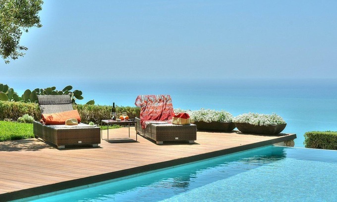 Licata Appartement | Villa Donzella Piccola, fully refundable with voucher*: An elegant and welcoming apartment that is part of a villa which faces the sun and the sea, with Free WI-FI.