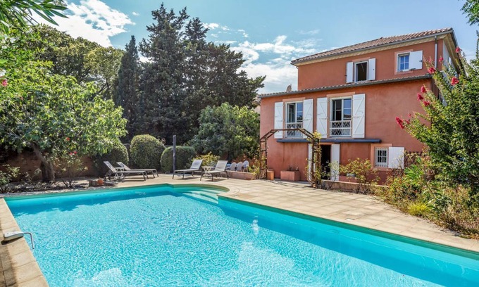 Cruzy Villa | Villa Du Midi - Quatre Chambres Villa, Couchages 8