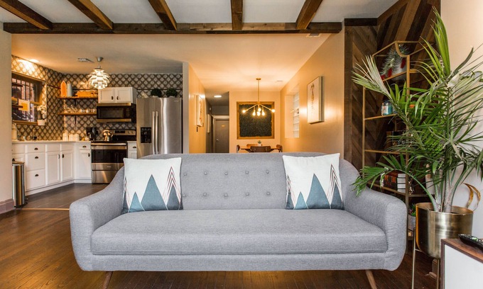 Bronzeville Maison | Villa Dubois Guest House