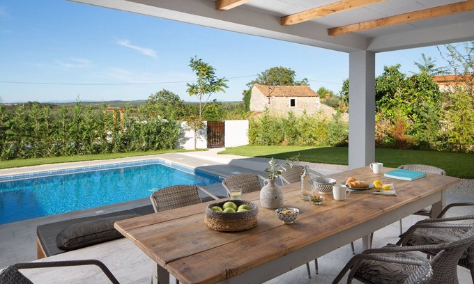 Cepljani Villa | Villa E - Villa moderne avec équipements haut de gamme et piscine
