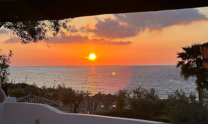 Parghelia Villa | Villa 'Edith' avec vue sur la mer, piscine partagée et climatisation