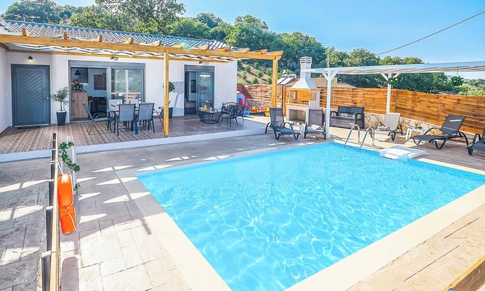 Monopari Villa | Villa Eleonas - Trois Chambres Villa, Couchages 7