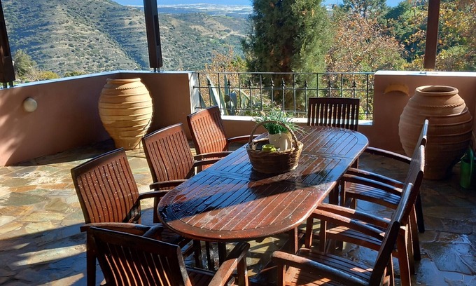 Lassithi Prefecture Villa | Villa "Elis superb house" avec vue sur la mer, jardin et Wi-Fi.