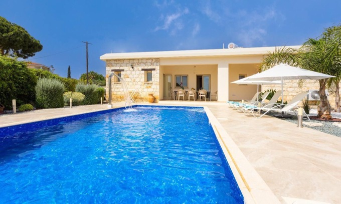 Droushia Villa | Villa Elite - Quatre Chambres Villa, Couchages 9