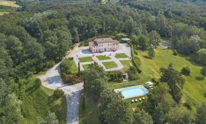 Capannori Villa | Villa Elixir - Sept Chambres Villa, Couchages 14