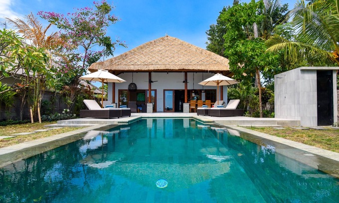 Lovina Villa | Villa Emerald - Villa neuve en front de mer