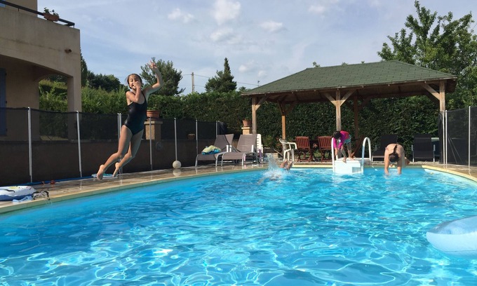 Banon Villa | VILLA EMMANUELLE Grande villa, piscine, jardin clotûré, internet Fibre