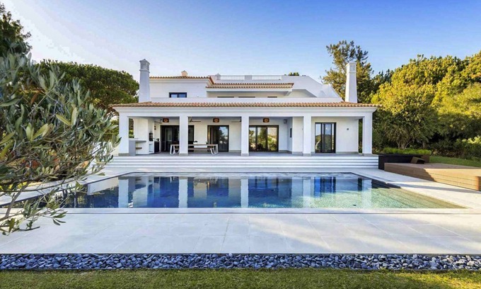 Almancil Villa | Villa Encosta - Six Chambres Villa, Couchages 12