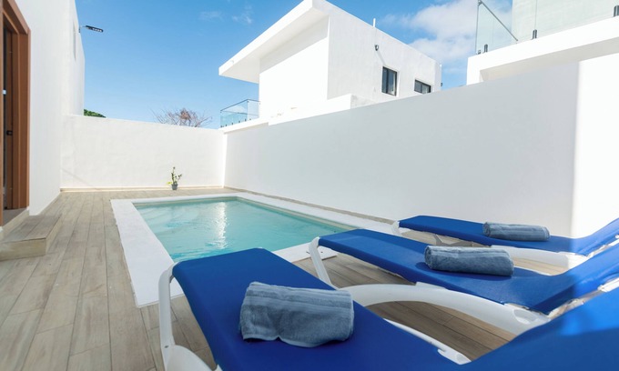 La Ceiba Villa | Villa espaciosa con 5 habitaciones, piscina, A/C, a 3 minutos de playa Bonita.