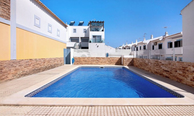 Manta Rota Villa | Villa 'Essence Of Grey' avec terrasse privée donnant sur la mer, Wi-Fi et air conditionné