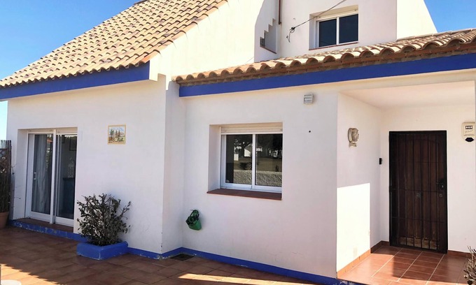 Bahia Dorada Villa | Villa 'Estepona Sea Front' avec vue sur la mer, piscine partagée et Wi-Fi