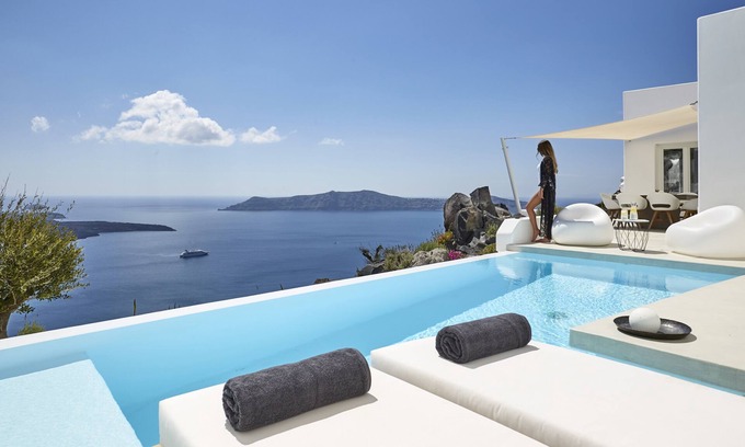 Firostefani Villa | Villa Etheras, piscine privée chauffée, 2 chambres à coucher, vue imprenable sur la caldera