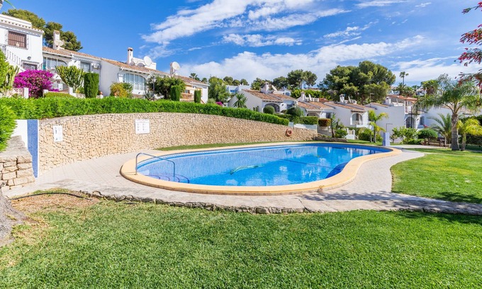 Pinar del Advocat Maison | Villa 'Eucaliptus 16' with Shared Pool, Wi-Fi and Air Conditioning
