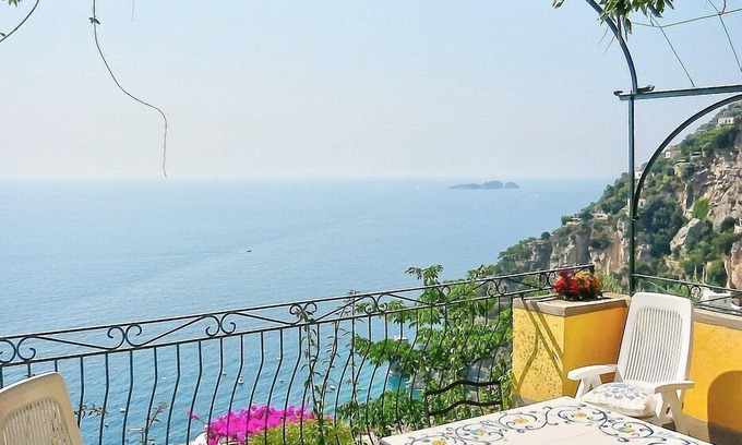 Positano Villa | Villa Eunice: Une splendide villa de deux étages située sur la haute côte face à la mer.