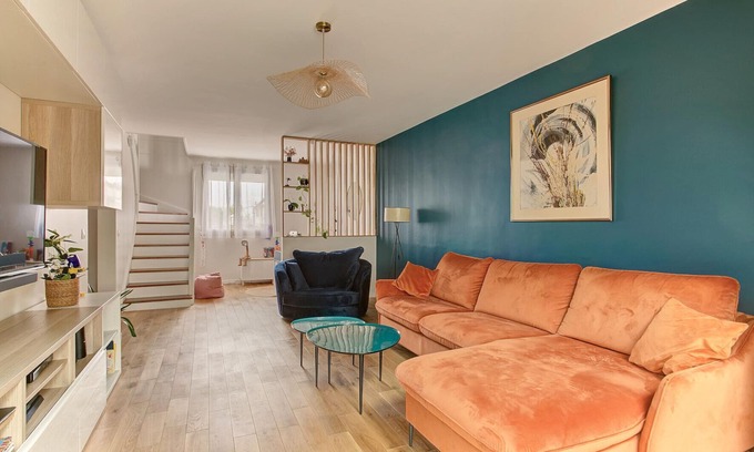 Montigny-le-Bretonneux Maison | Villa : Explorez les Trésors Cachés, Entouré de Charme et Attractions!