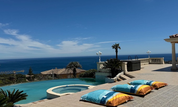 Saint-Aygulf Villa | VILLA EXCEPTIONNELLE VUE MER PANORAMIQUE