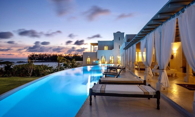 Malindi Villa | VILLA FAHARI - Neuf Chambres Villa, Couchages 18