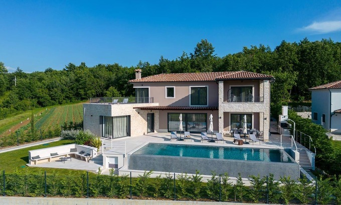Vranje Selo Villa | Villa Faloniga by Villas Guide