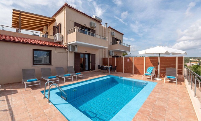 Pyrgos Psilonerou Villa | Villa Flora - Villa à proximité de la mer avec piscine privé en Crete