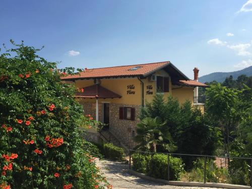 Ika Appartement | Villa Flora