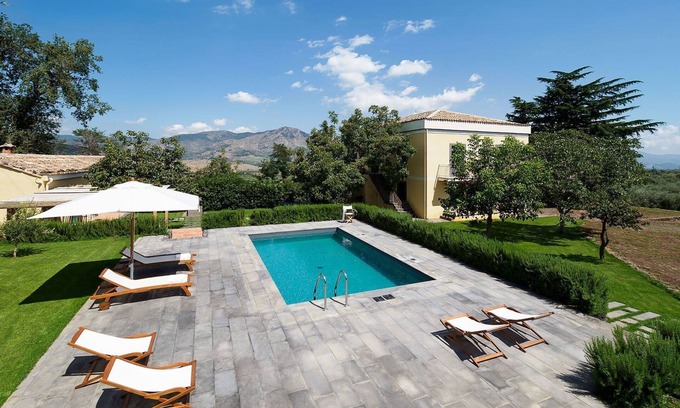 Rovittello Villa | Villa à Randazzo avec 5 chambres à coucher, 10 couchages