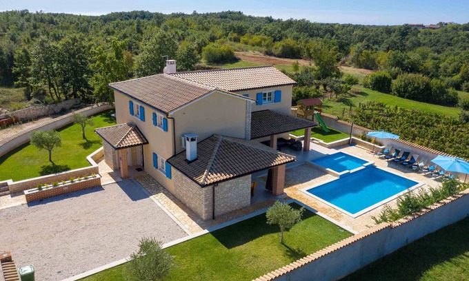 Muzini Villa | Villa pour 10 personnes avec piscine et hydromassage