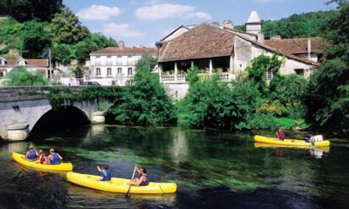 Brantome-en-Perigord Villa | Villas de 1 à 10 personnes en Dordogne avec piscine et restaurant!