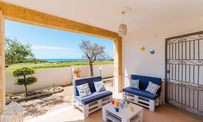 Punta Prosciutto Villa | Villa 'Fronte Mare Raffaele' avec vue sur mer, terrasse privée et climatisation
