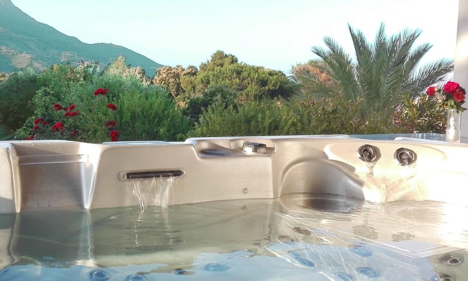 Valpaja Villa | VILLA entièrement climatisée Piscine Jacuzzi proche Ajaccio, Porticcio et plages