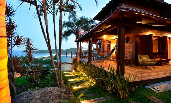 Praia do Rosa Maison | Villa Gardena Suites