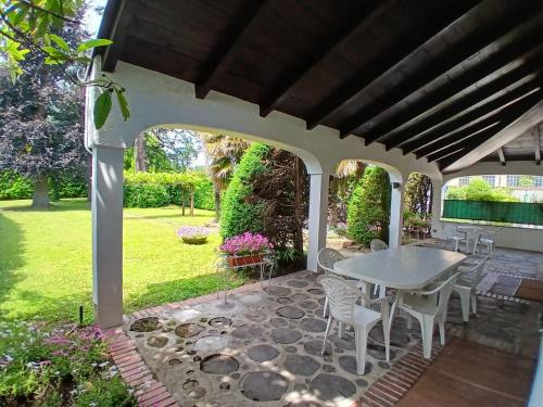 Inverigo Maison | Villa Gianna affitta camere
