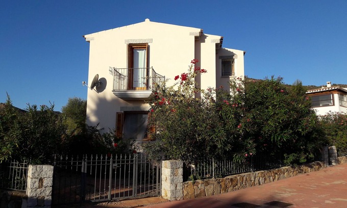 Case Peschiera-Lu Fraili Maison | Villa Gigi à San Teodoro, Sardaigne, Italie