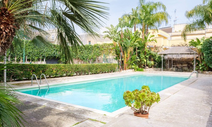 Lecce Villa | Villa 'Gli Archi with Pool - Lecce' avec piscine privée, jardin et climatisation
