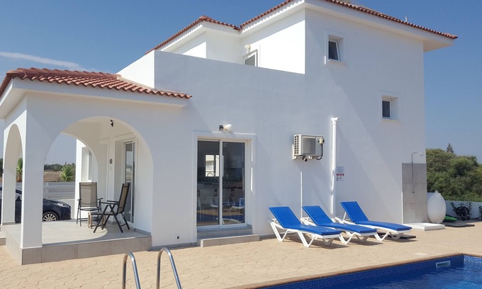 Ayia Thekla Villa | Villa Harsha, SeaViews, piscine, WIFI, à 2min du parc aquatique 5min à Ayia Napa