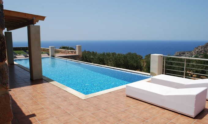 Livadia Villa | New House Villa Harmony - Luxe abordable - Intimité et hospitalité