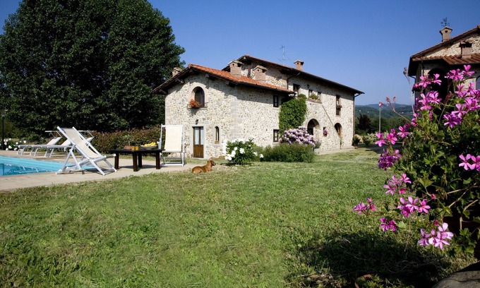 Porrena Villa | VILLA CASE ARNO piscine privé.