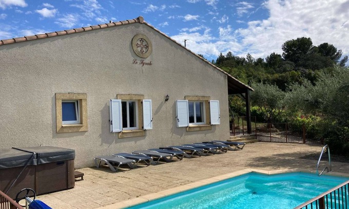 Montbrun-des-Corbieres Villa | Villa moderne où les animaux sont les bienvenus