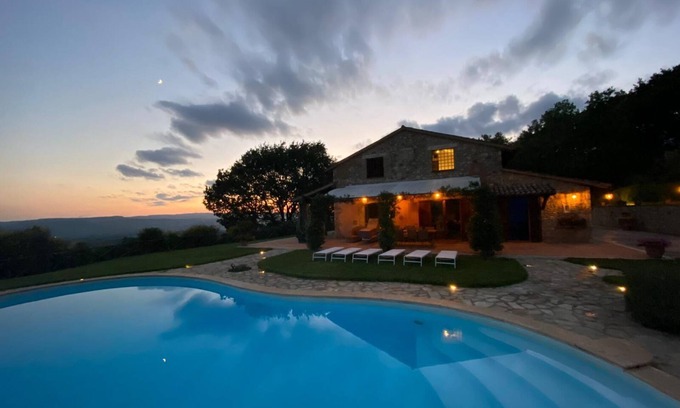 Grutti Villa | Villa I Grifoni, luxury villa near Todi with private pool, A/C, panoramic views