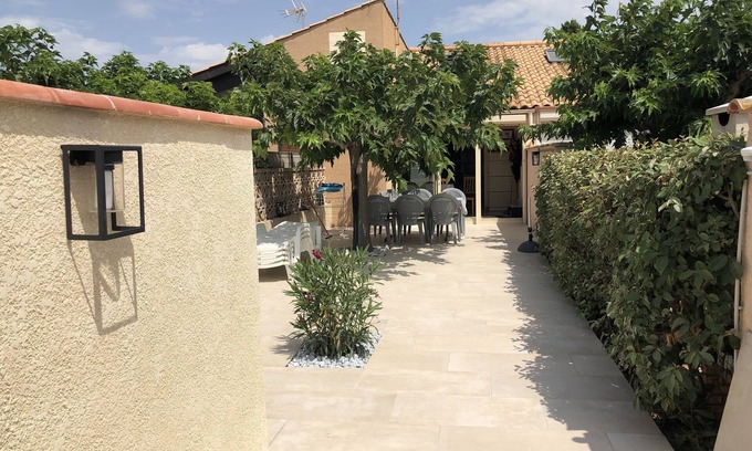 Portiragnes-Plage Maison | Villa in an exceptional setting on the seafront - Classified *** air-conditioned, WI-FI